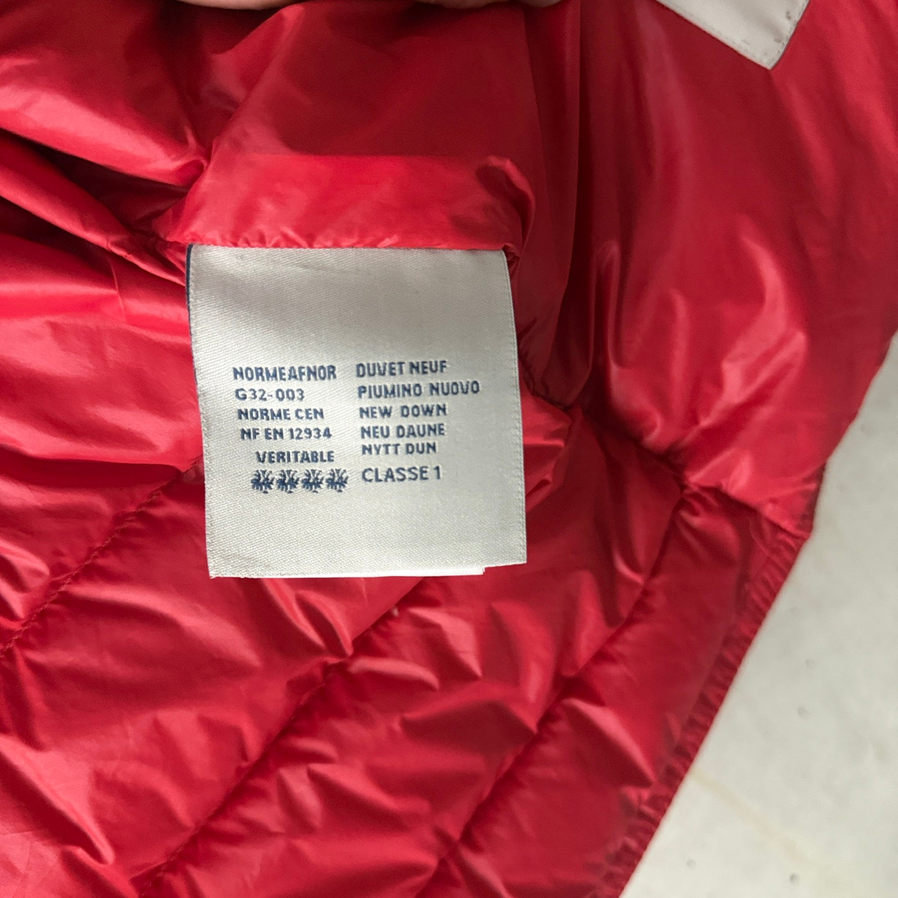 Moncler Gui women's down gilet red care label