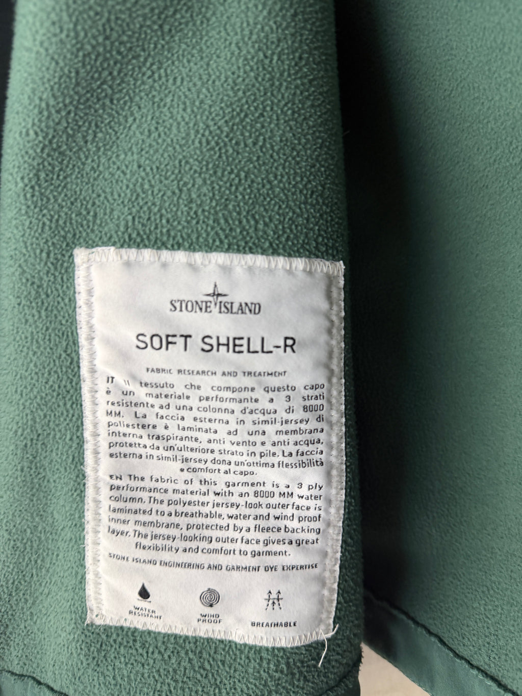 Stone Island Soft Shell-R — label