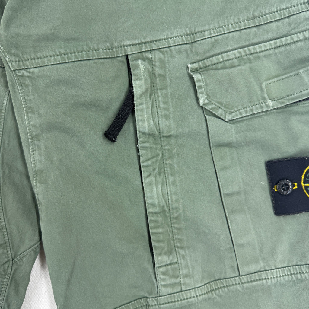 Stone Island Loose Fit Cargo Pants — detail