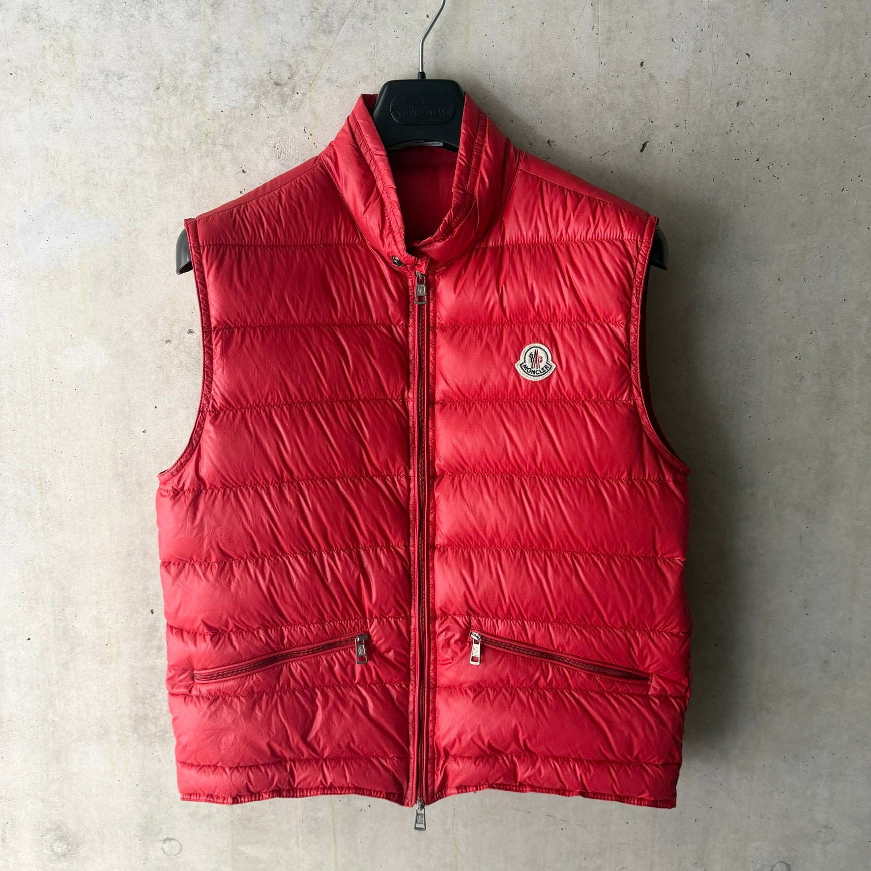 Moncler Gui women's down gilet red front view