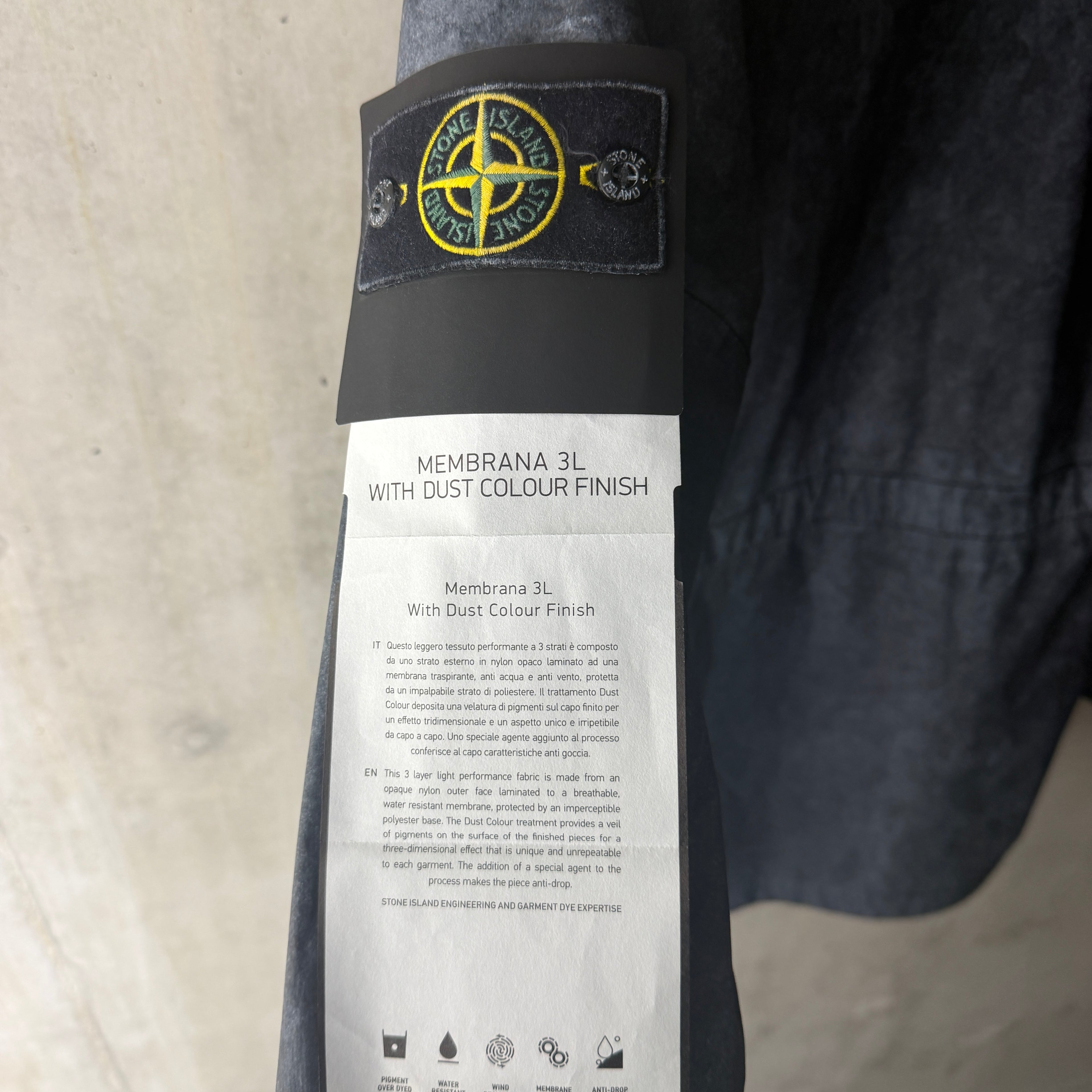 Stone Island Membrana 3L Dust Colour parka anthracite detail view