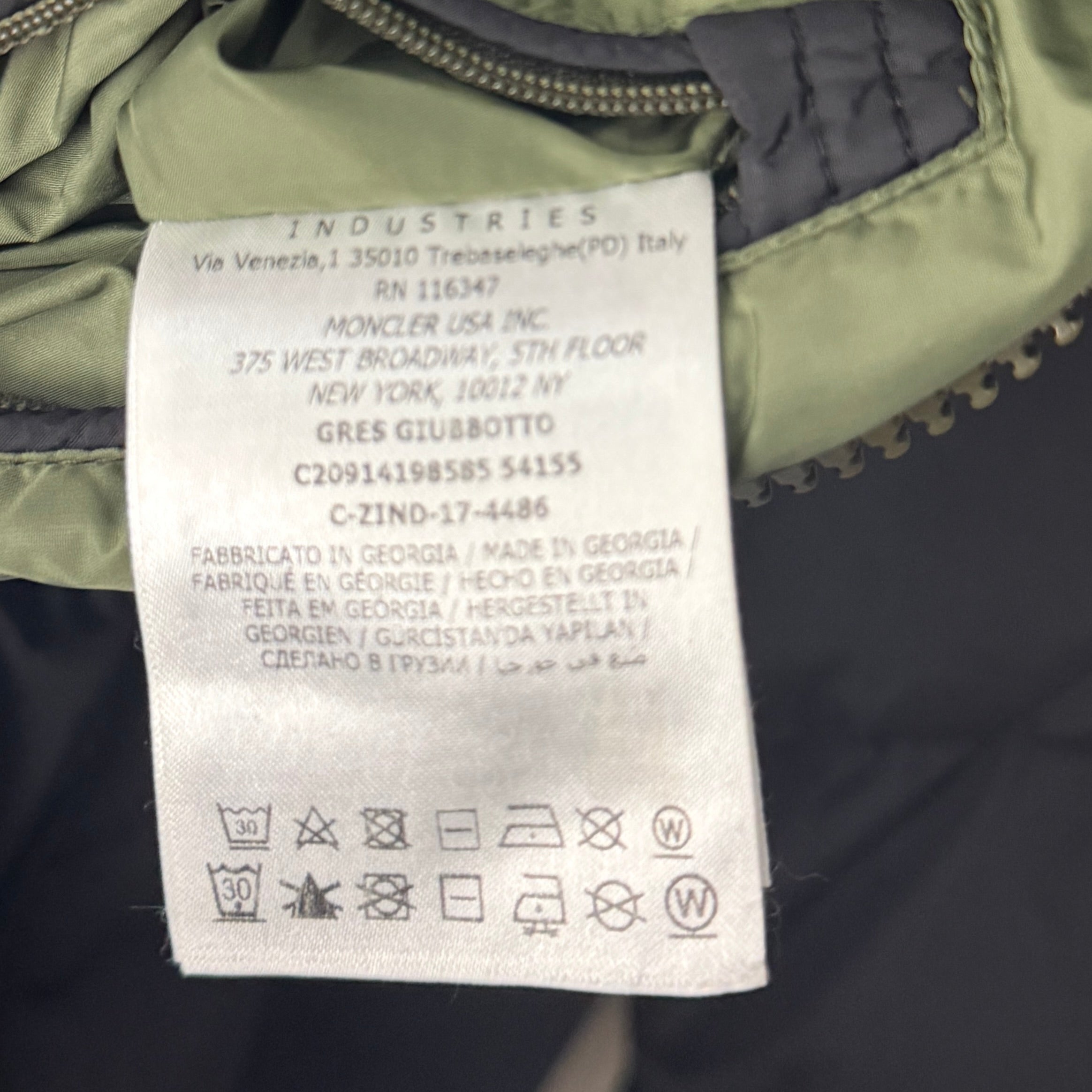 Moncler Gres Giubbotto Down Jacket — label