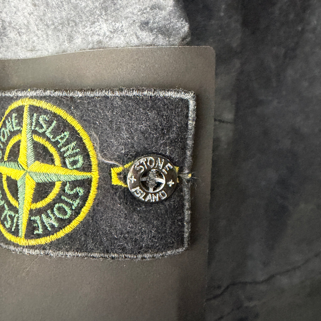 Stone Island Membrana 3L Dust Colour parka anthracite badge detail 2
