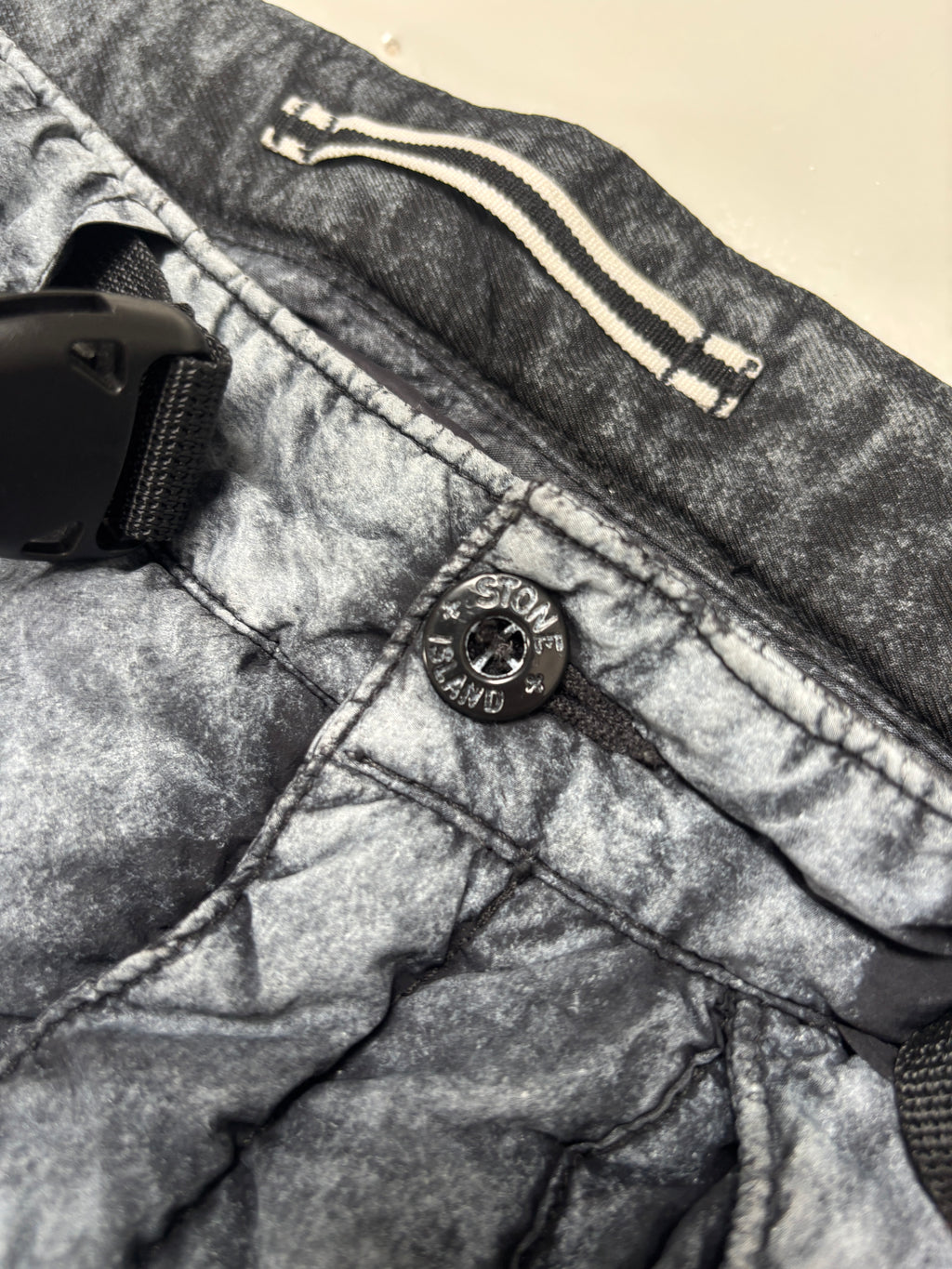 Stone Island Tela Nylon Down Dust Colour 2 in 1 Trousers — badge