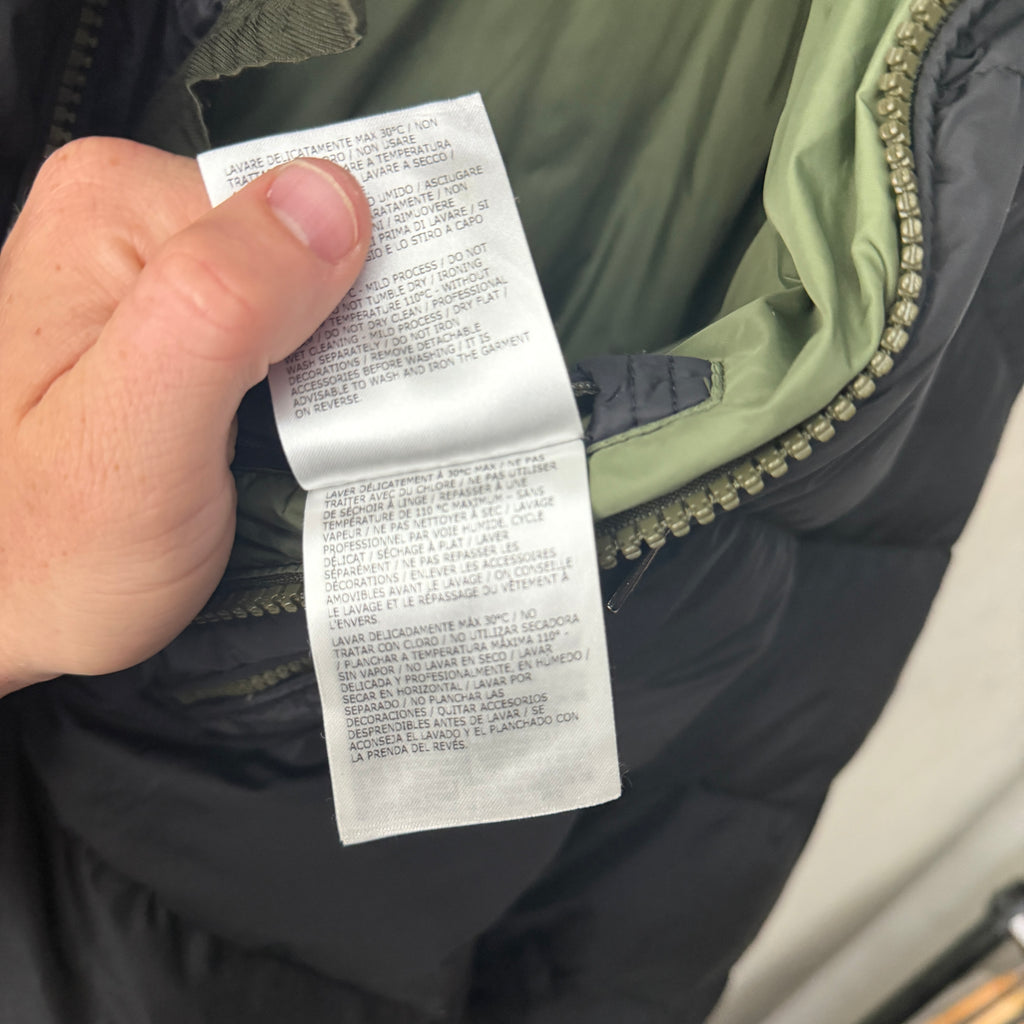 Moncler Gres Giubbotto Down Jacket — label