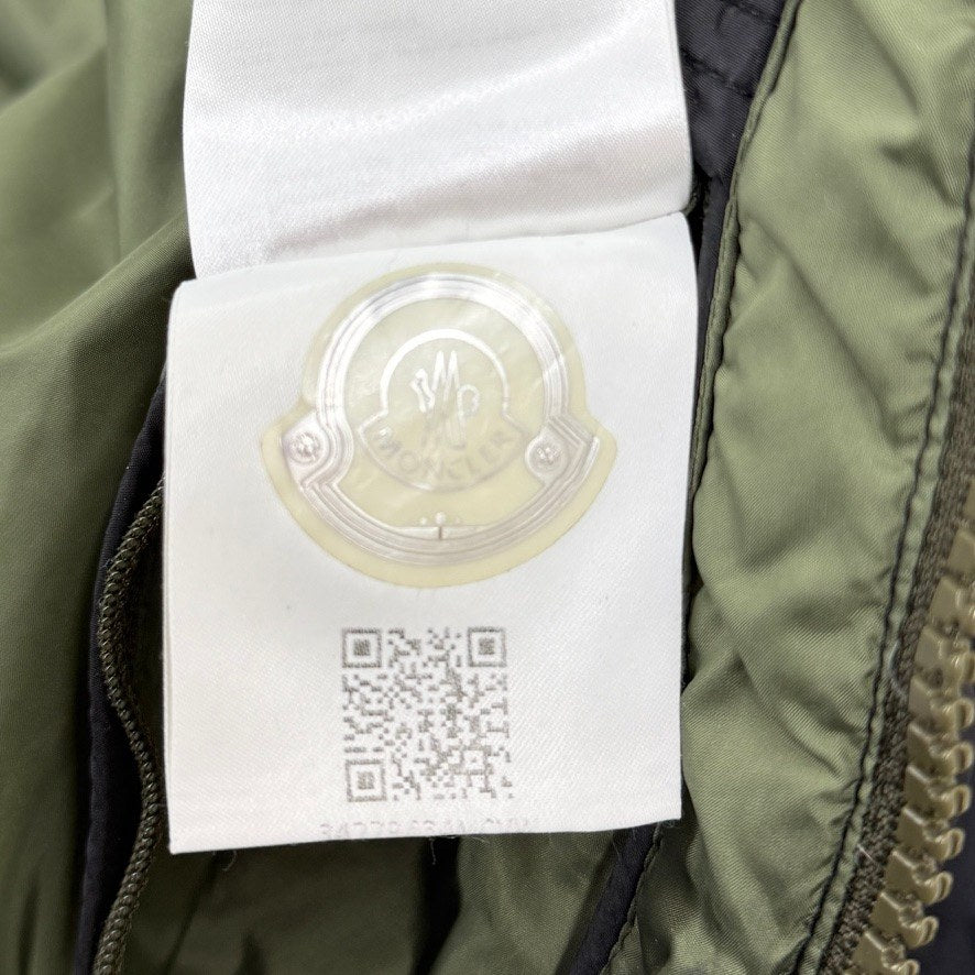 Moncler Gres Giubbotto Down Jacket — detail