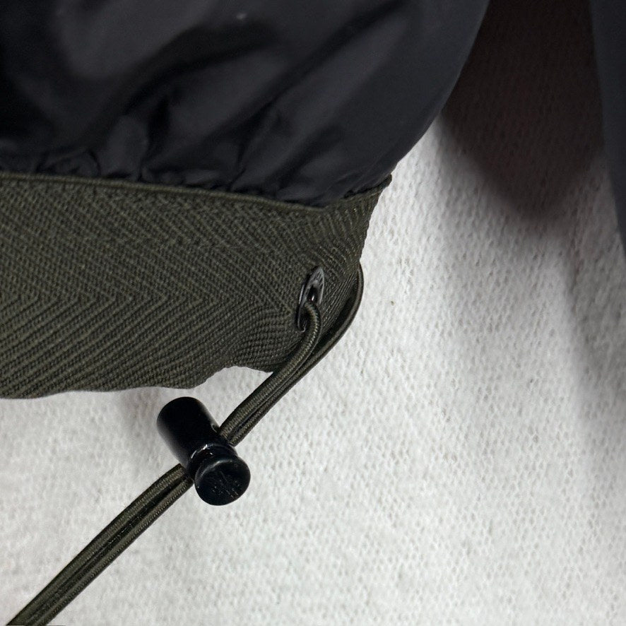 Moncler Gres Giubbotto Down Jacket — detail
