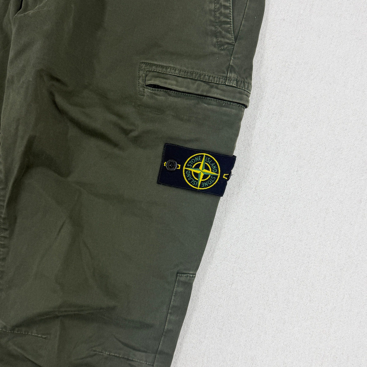 Stone Island AW20 Stretch Cotton Skinny Fit Cargo Pants — badge