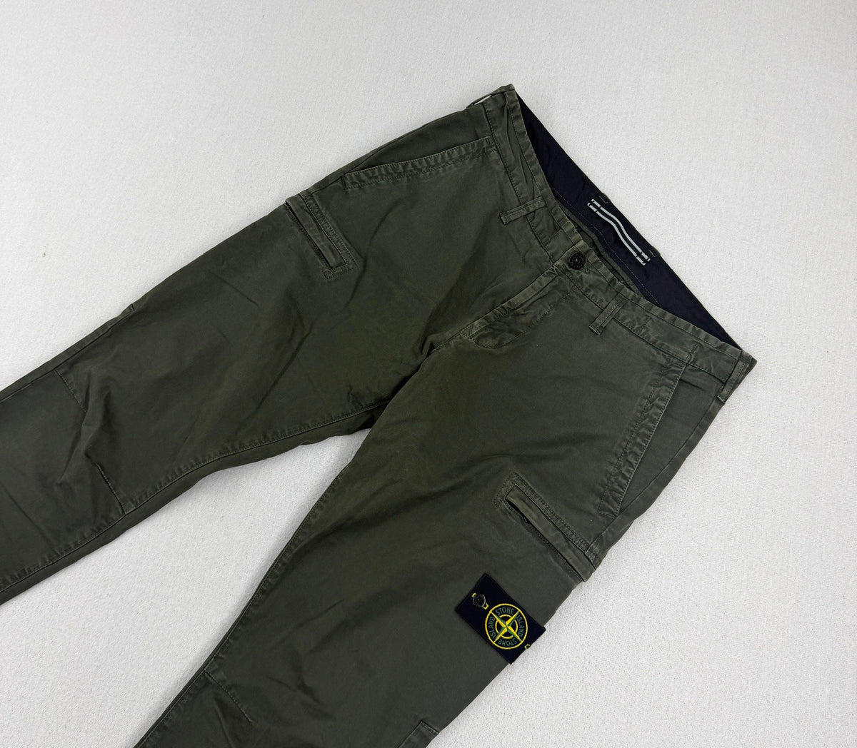 Stone Island AW20 Stretch Cotton Skinny Fit Cargo Pants — detail