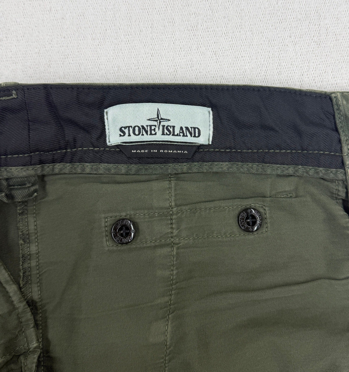 Stone Island AW20 Stretch Cotton Skinny Fit Cargo Pants — detail