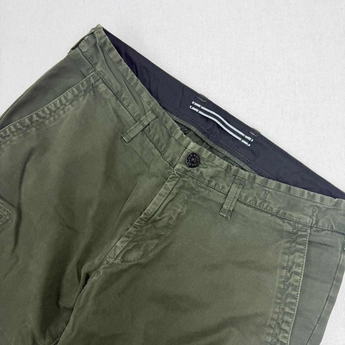 Stone Island AW20 Stretch Cotton Skinny Fit Cargo Pants — detail