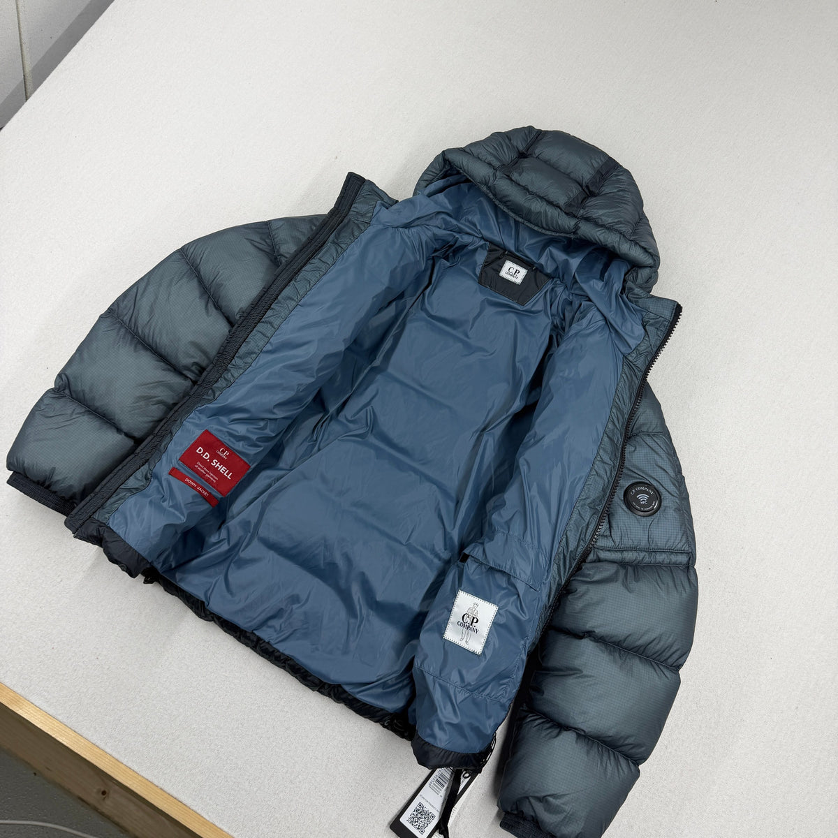 C.P. Company AW26 D.D. Shell Hooded Down Puffer Jacket — detail