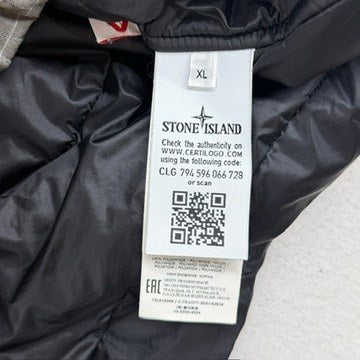 Stone Island AW20 Reflective Ripstop Chiné with PrimaLoft Insulation Jacket Smock — detail