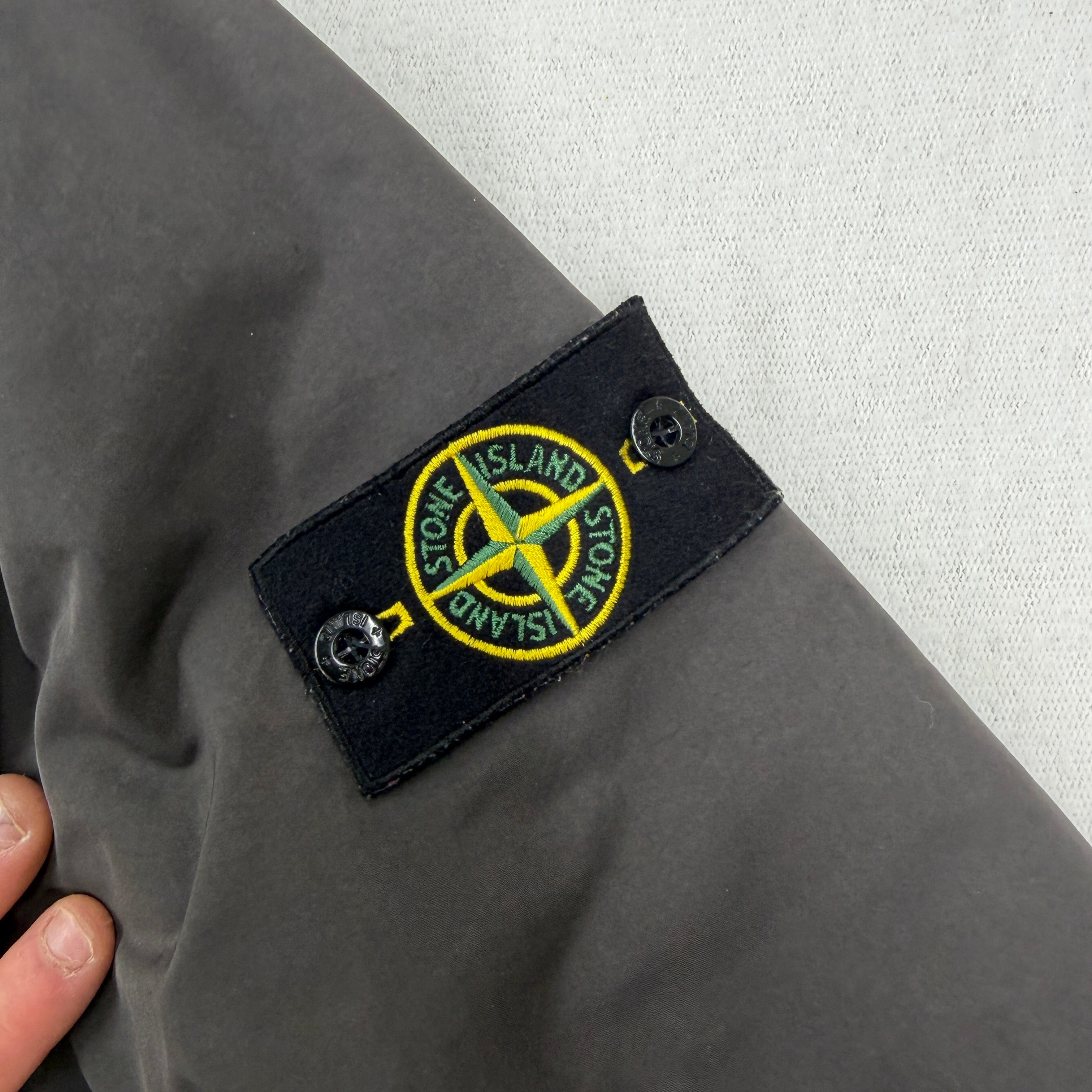 Stone Island compass badge — authenticity