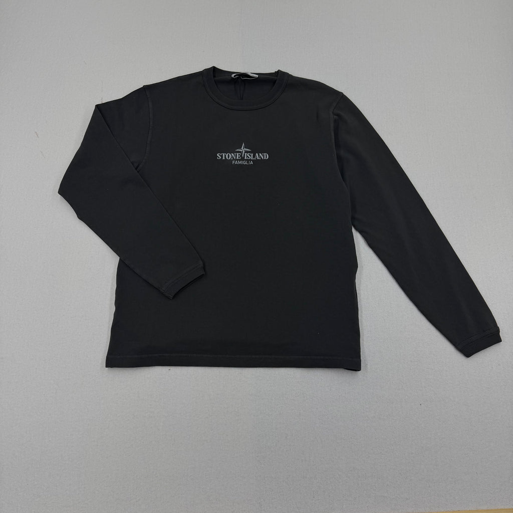 Stone Island Famiglia Logo Long Sleeve Tee Black - detail view