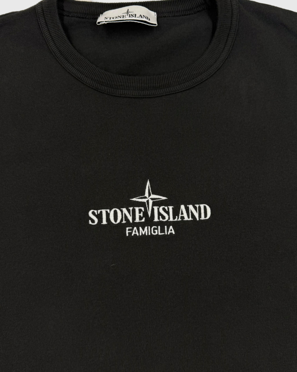 Stone Island Famiglia Logo Tee Black Size Medium - detail view